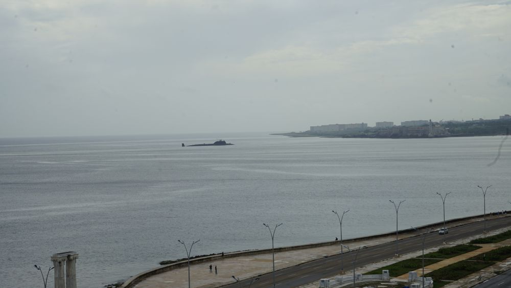 美俄核潜艇同时现身古巴，加拿大巡逻舰也到了，古巴副外长：美国未受邀请